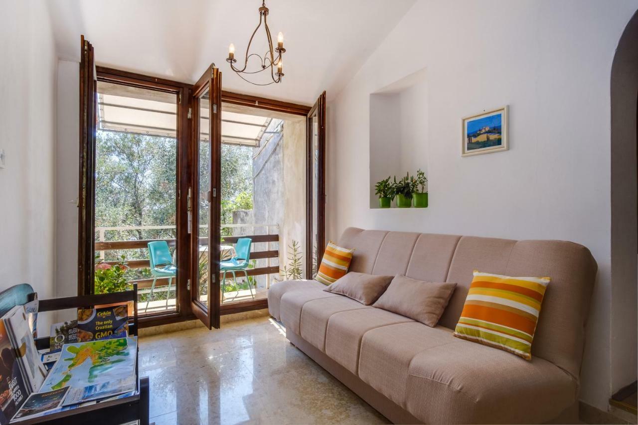 Apartments Mirella Мали-Лошинь Экстерьер фото
